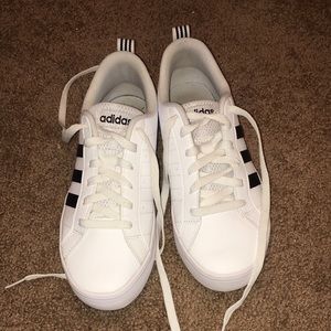 adidas women’s size 6